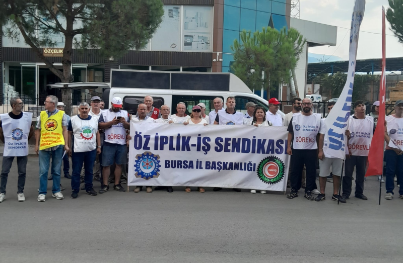 ELYAF TEKSTİL ÖNÜNDE BASINA AÇIKLAMALARDA BULUNDUK
