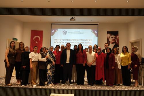 ÖZ İPLİK İŞ KADIN KOMİTESİ ÜÇÜZ DÖNÜŞÜM VE ADİL GEÇİŞİ ELE ALDI